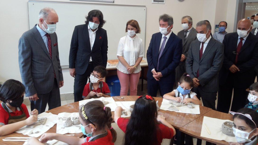 Topkapılı Mehmet Bey İlkokulu'nda Tasarım Beceri Atölyeleri Açılışı Gerçekleşti