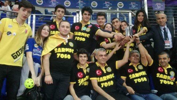 Sultanahmet Mesleki Ve Teknik Anadolu Lisesi  2.Türkiye Robot Yarışmasında Tasarım Ve Kalite Ödülü Aldı