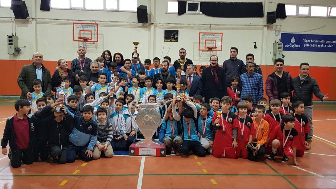 İlkokullar Arası Futsal Turnuvası Yapıldı