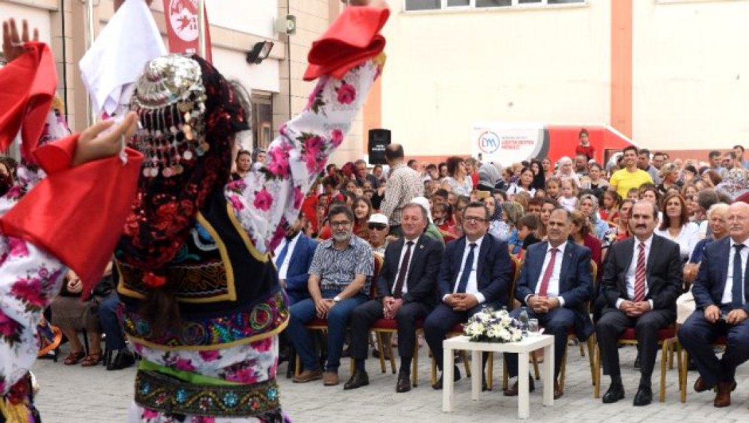 2019-2020 Eğitim Öğretim Yılı Açılış Töreni  Topkapılı Mehmet Bey İlkokulu'nda Yapıldı